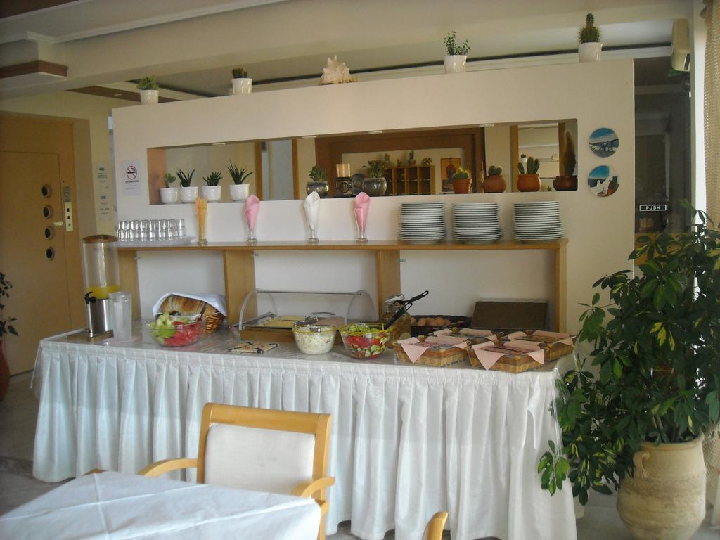 Iris Hotel Nea Kallikrateia Exterior foto